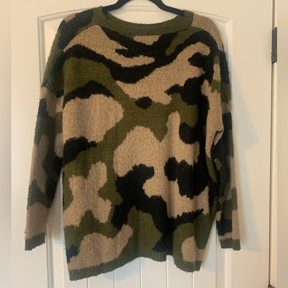 Sophie & Kate Camo Sweater - L - Picture 3 of 3